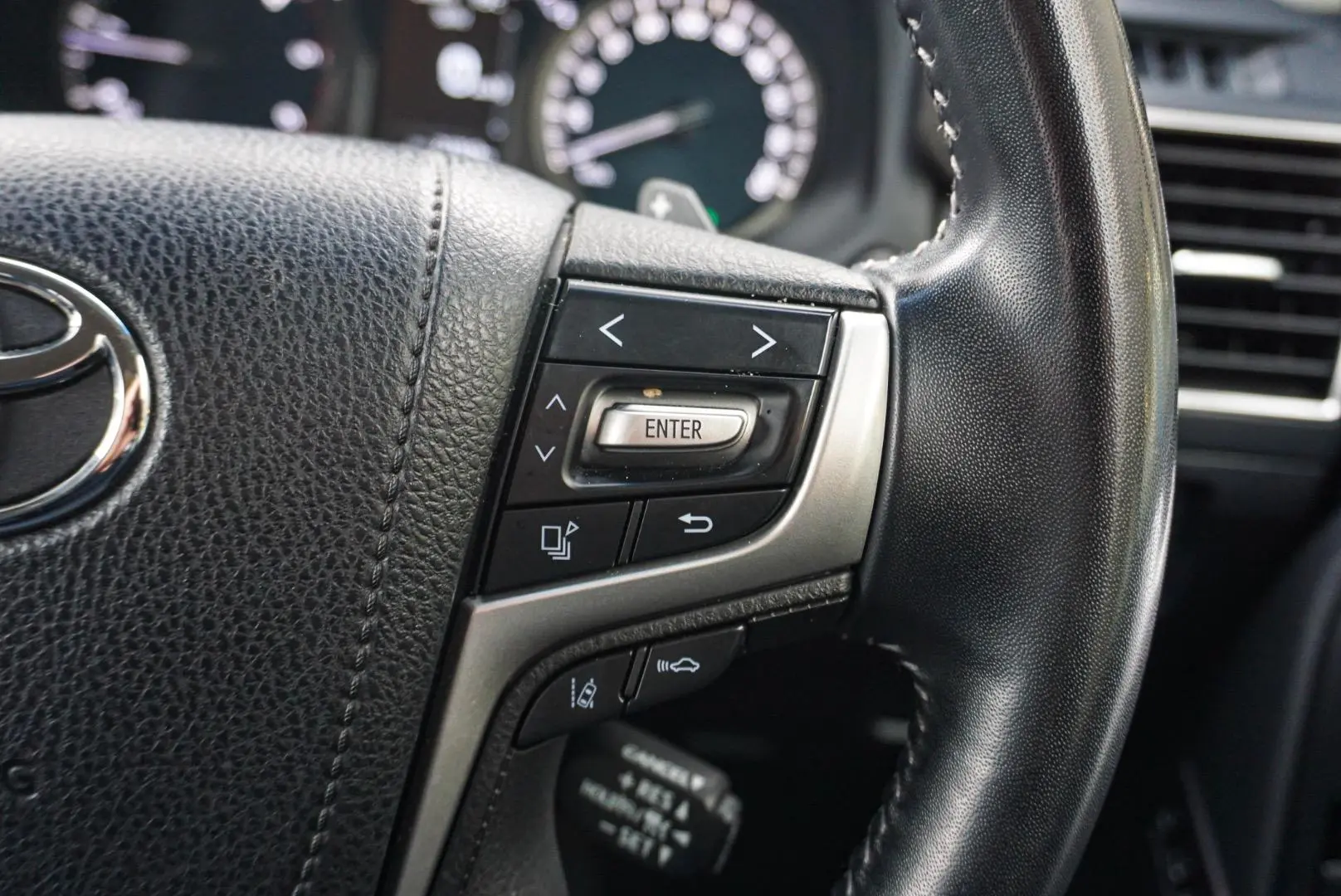 2021 Toyota Landcruiser Prado Gallery Image 26