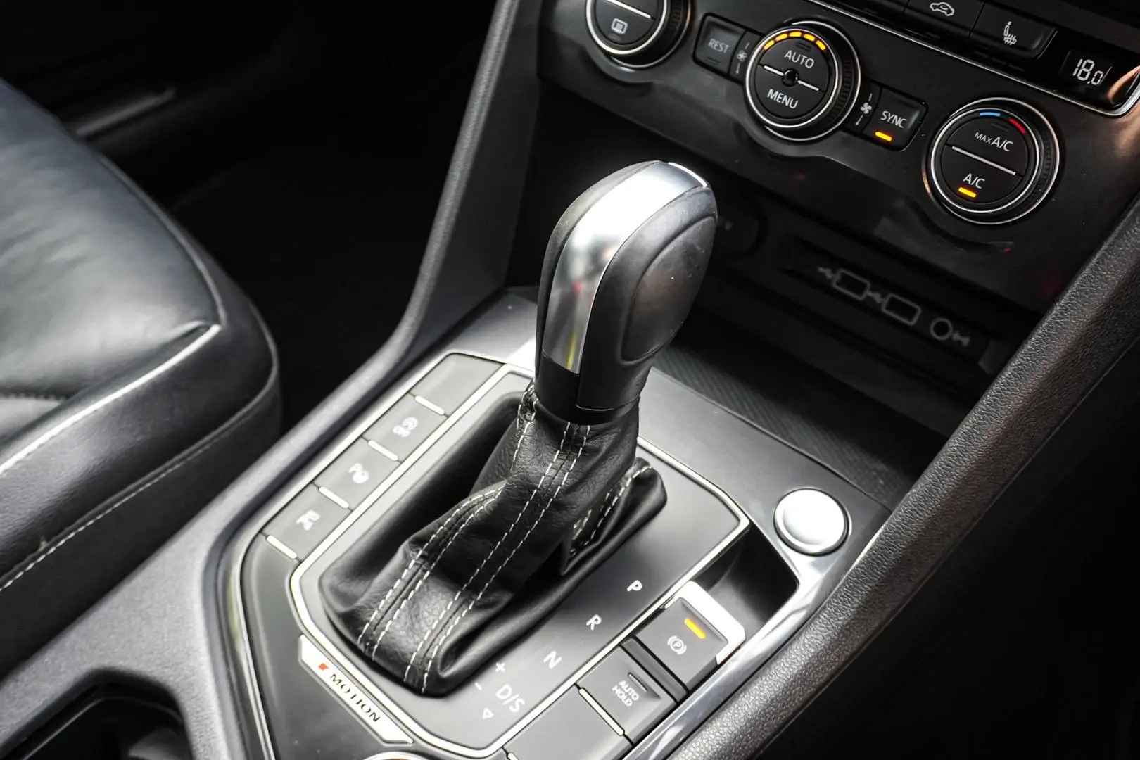 2019 Volkswagen Tiguan Gallery Image 18