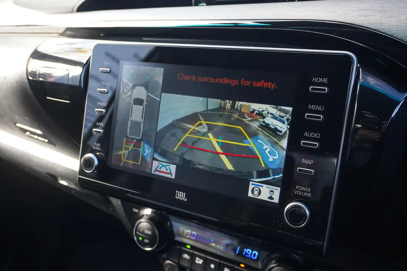 2024 Toyota Hilux Gallery Image 22