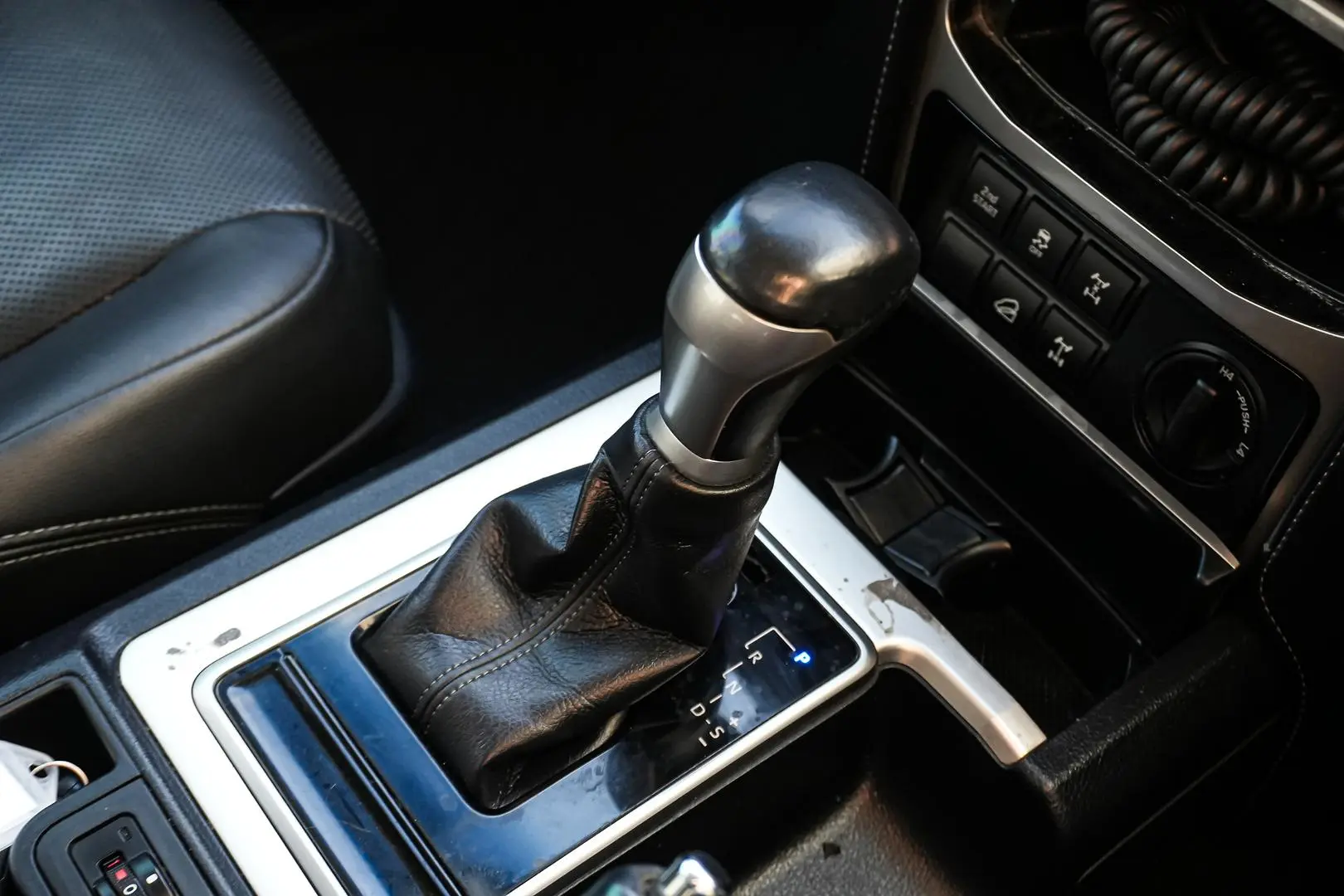 2020 Toyota Landcruiser Prado Gallery Image 18