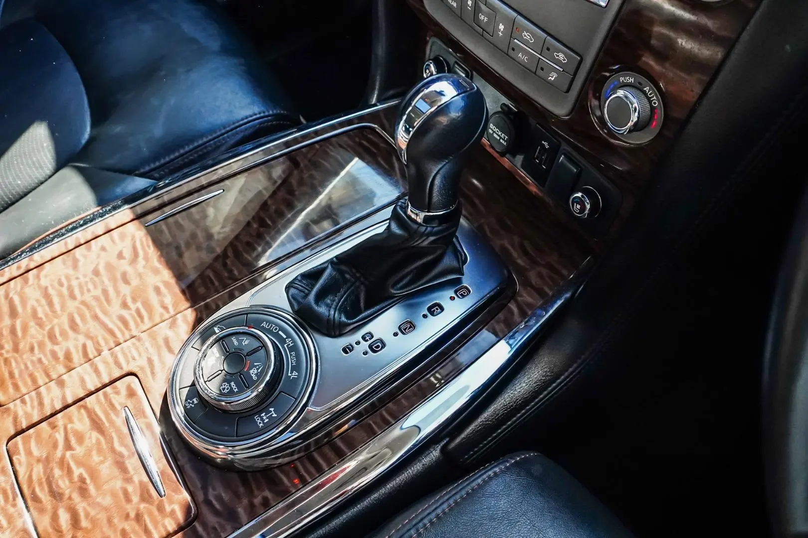 2022 Nissan Patrol Gallery Image 21