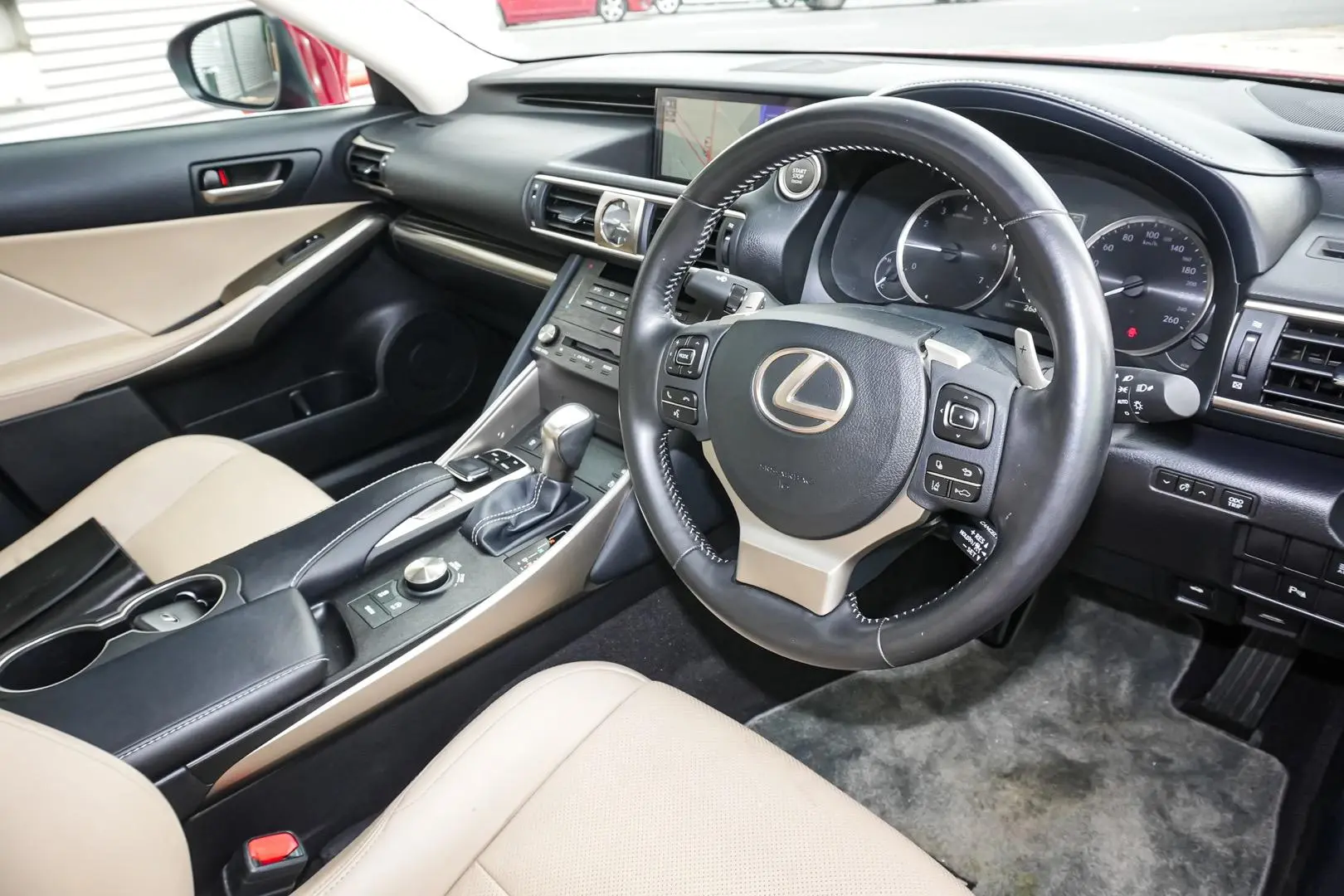 2020 Lexus IS Gallery Image 7