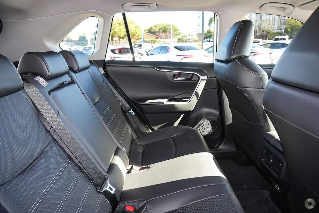 2025 Toyota RAV4 Gallery Image 10