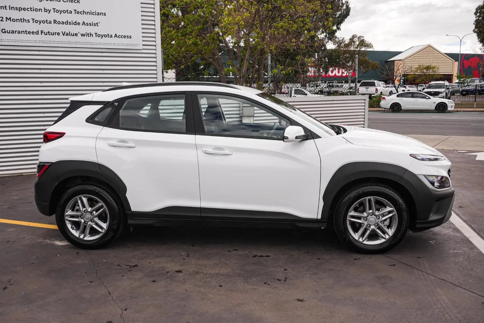 2023 Hyundai Kona Gallery Image 4