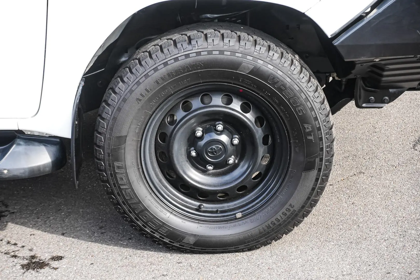 2021 Toyota Hilux Gallery Image 12