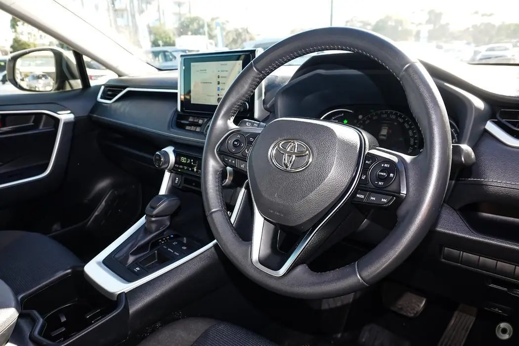 2024 Toyota RAV4 Gallery Image 8