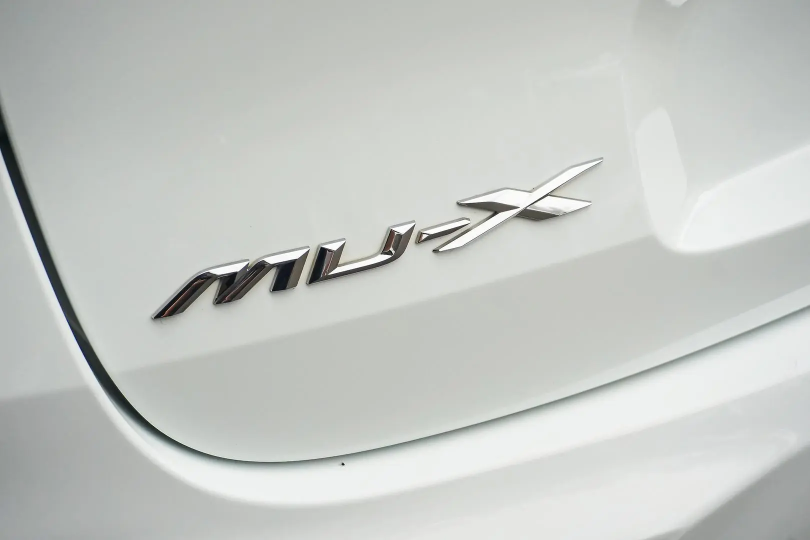 2022 Isuzu MU-X Gallery Image 15