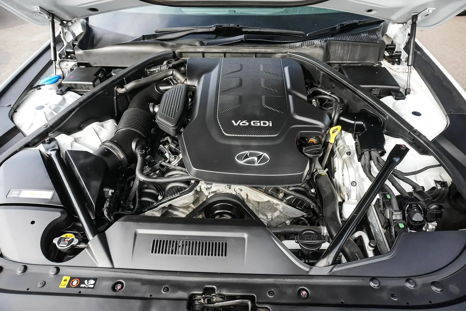 2014 Hyundai Genesis Gallery Image 23