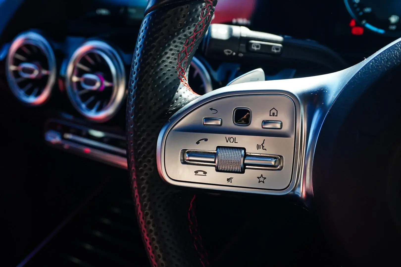 2020 Mercedes-Benz GLA-Class Gallery Image 20