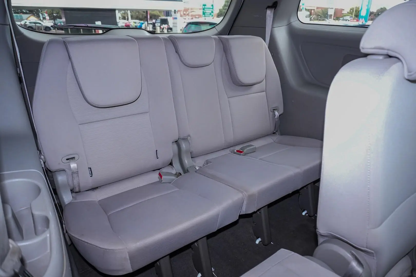 2018 Kia Carnival Gallery Image 10