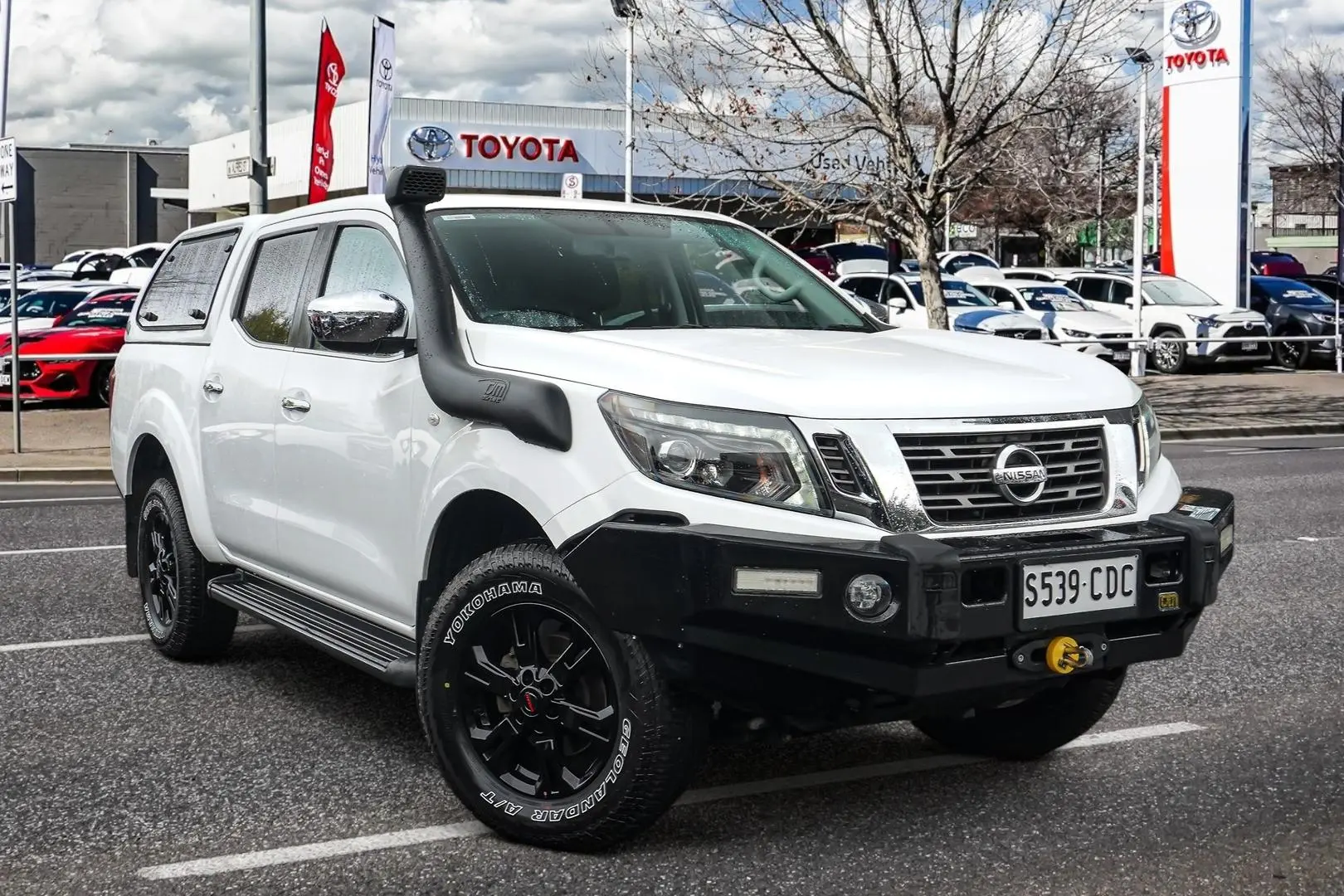 2019 Nissan Navara Gallery Image 1
