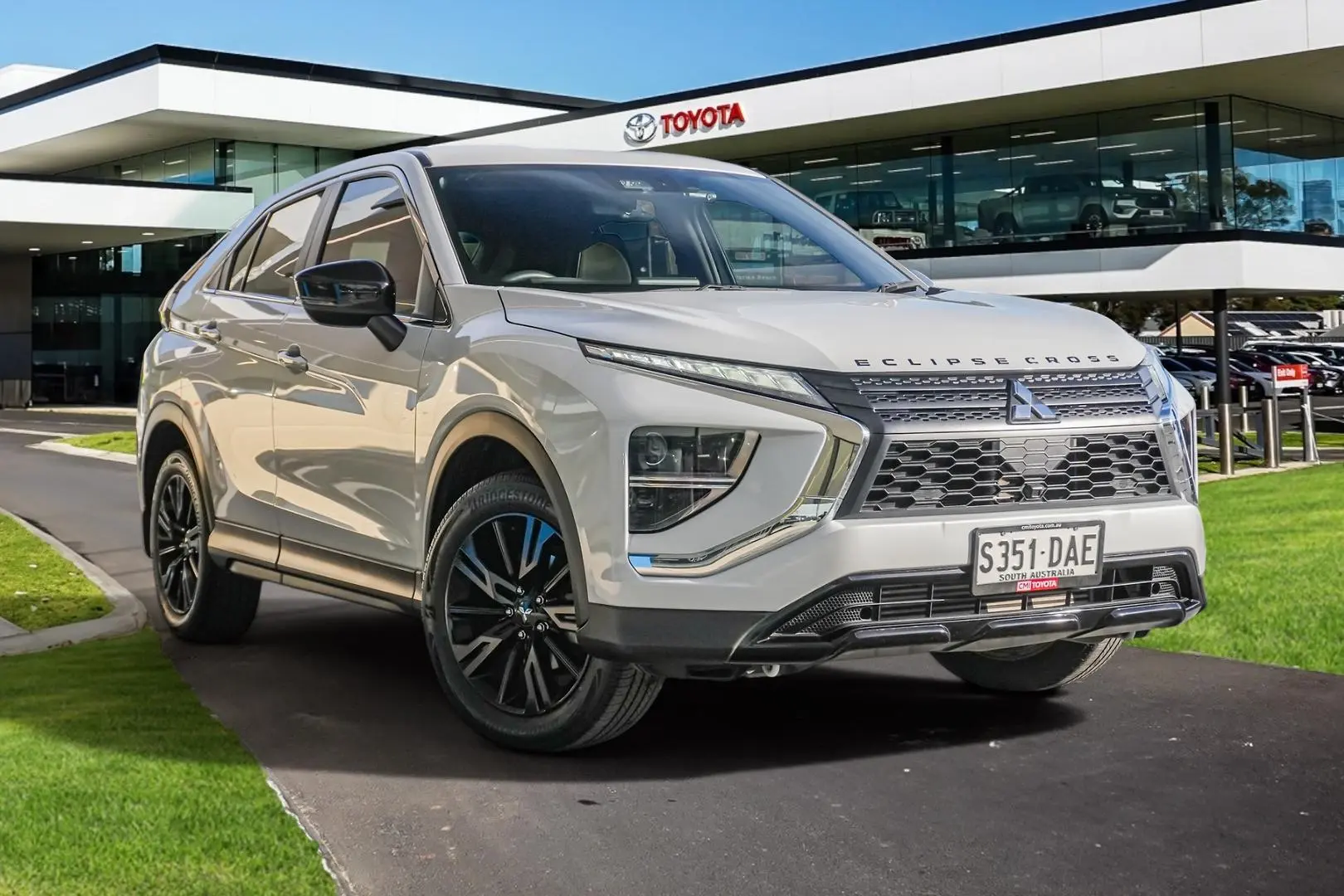 2023 Mitsubishi Eclipse Cross Image