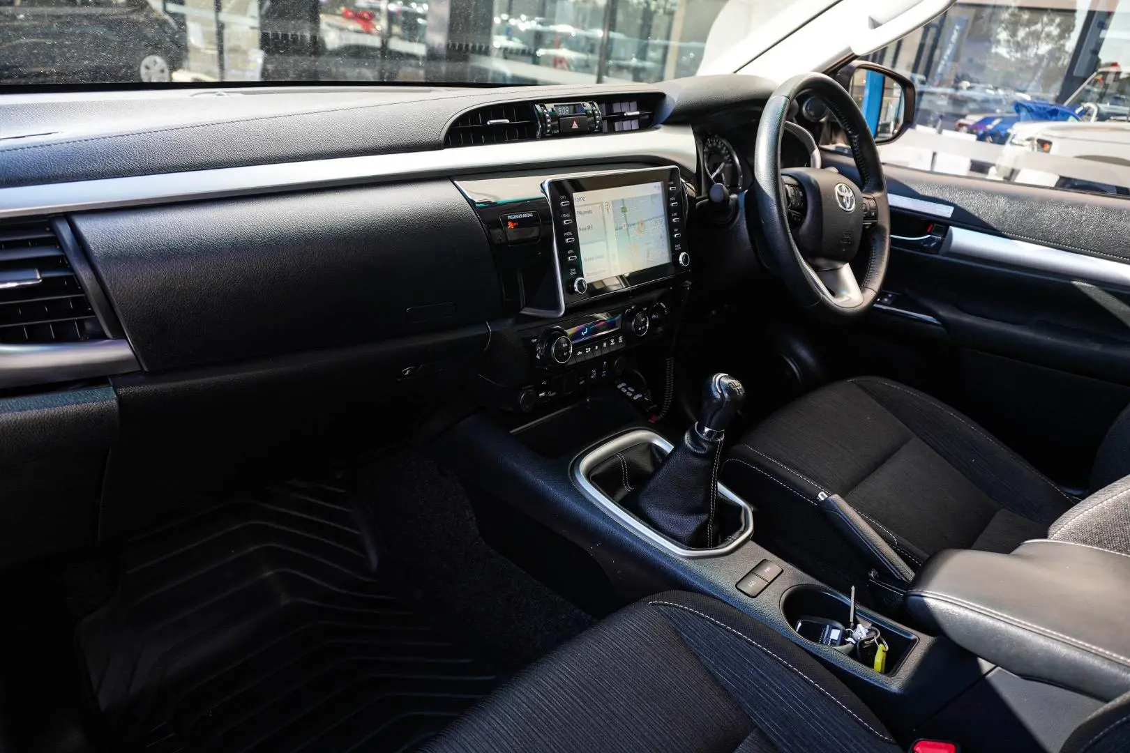 2022 Toyota Hilux Gallery Image 10