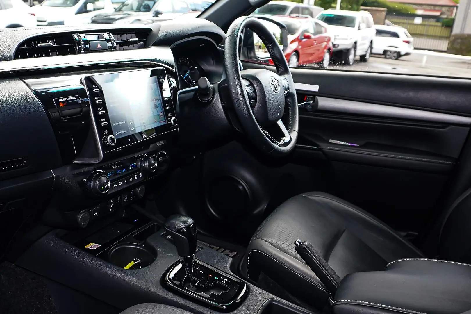 2025 Toyota Hilux Gallery Image 10