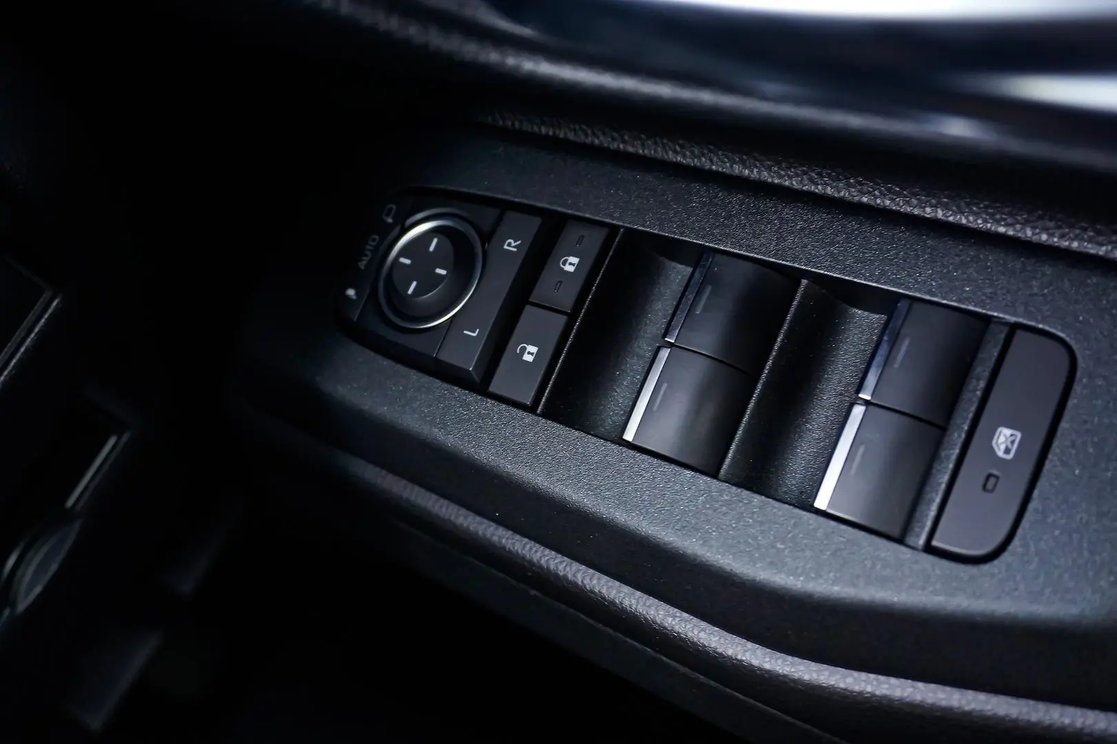 2024 Toyota Landcruiser Prado Gallery Image 23