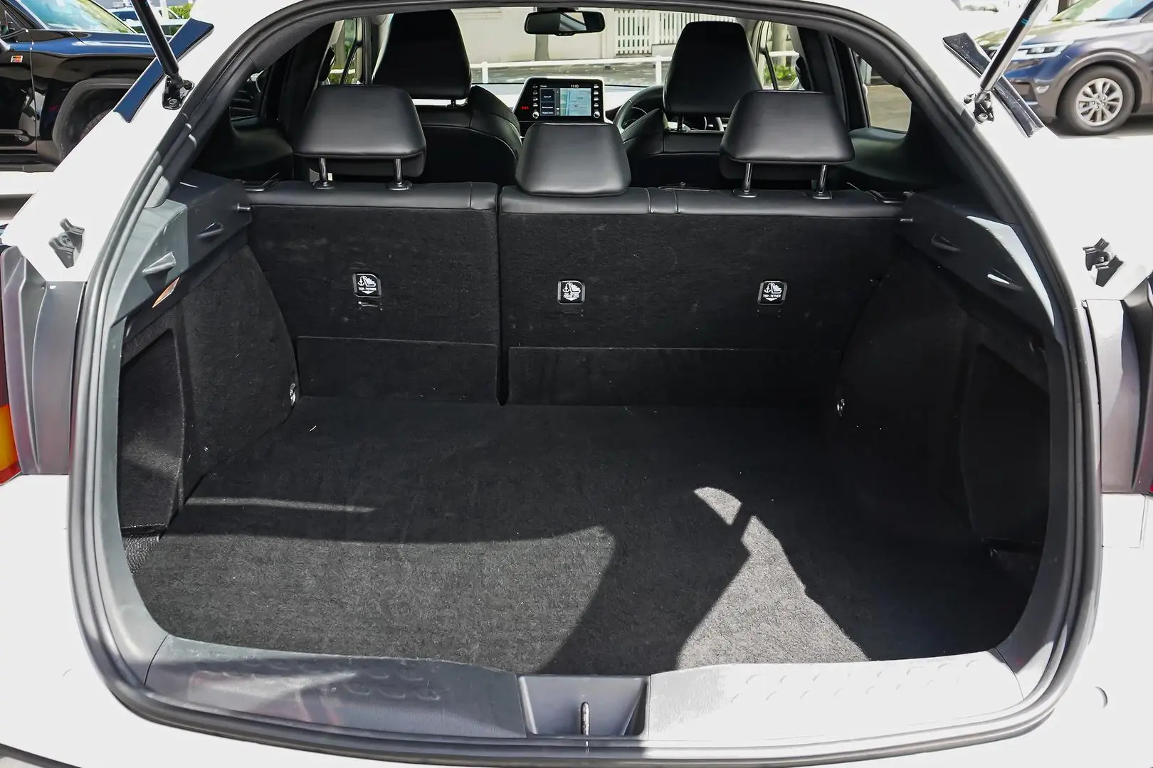 2023 Toyota C-HR Gallery Image 10