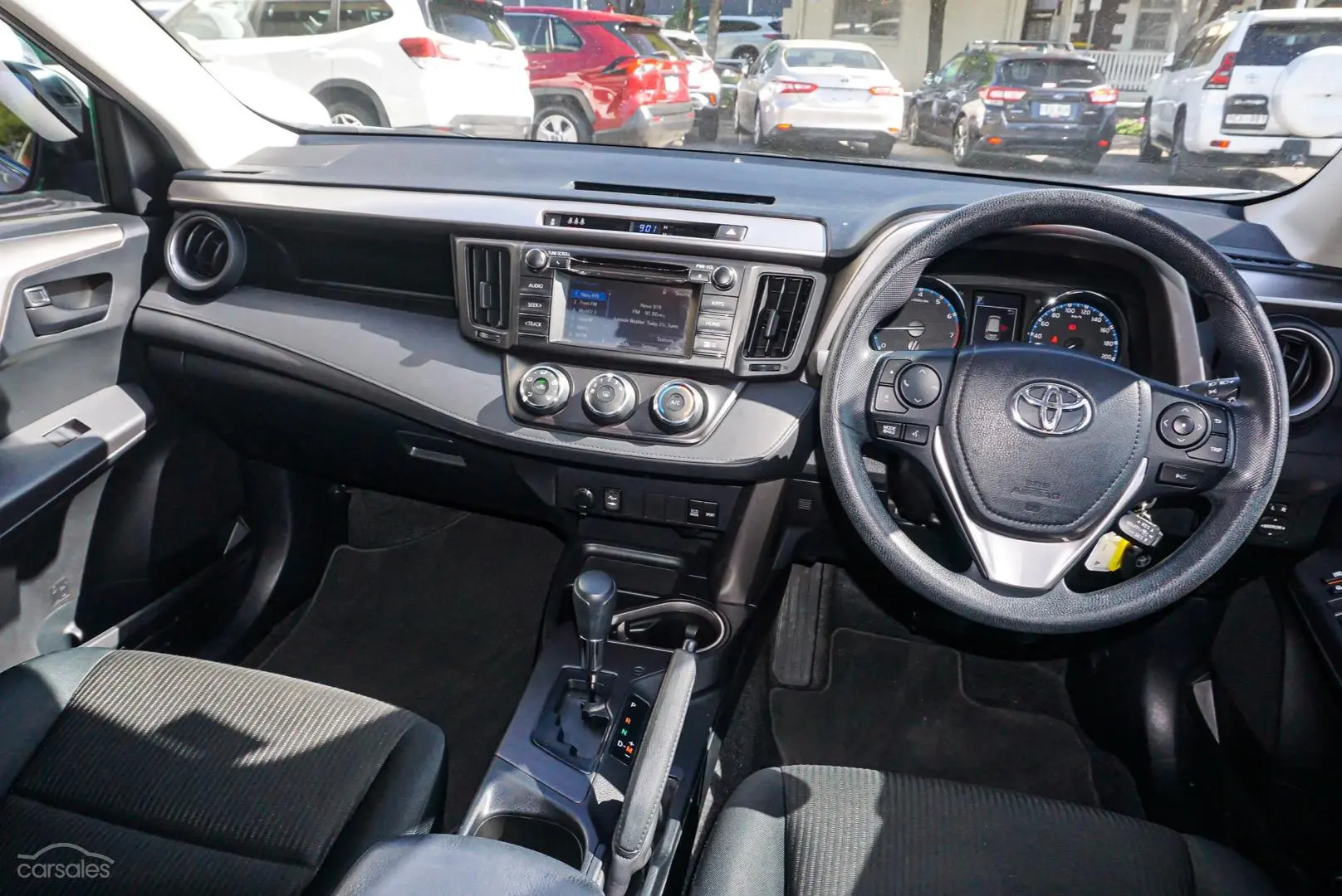 2018 Toyota RAV4 Image 9