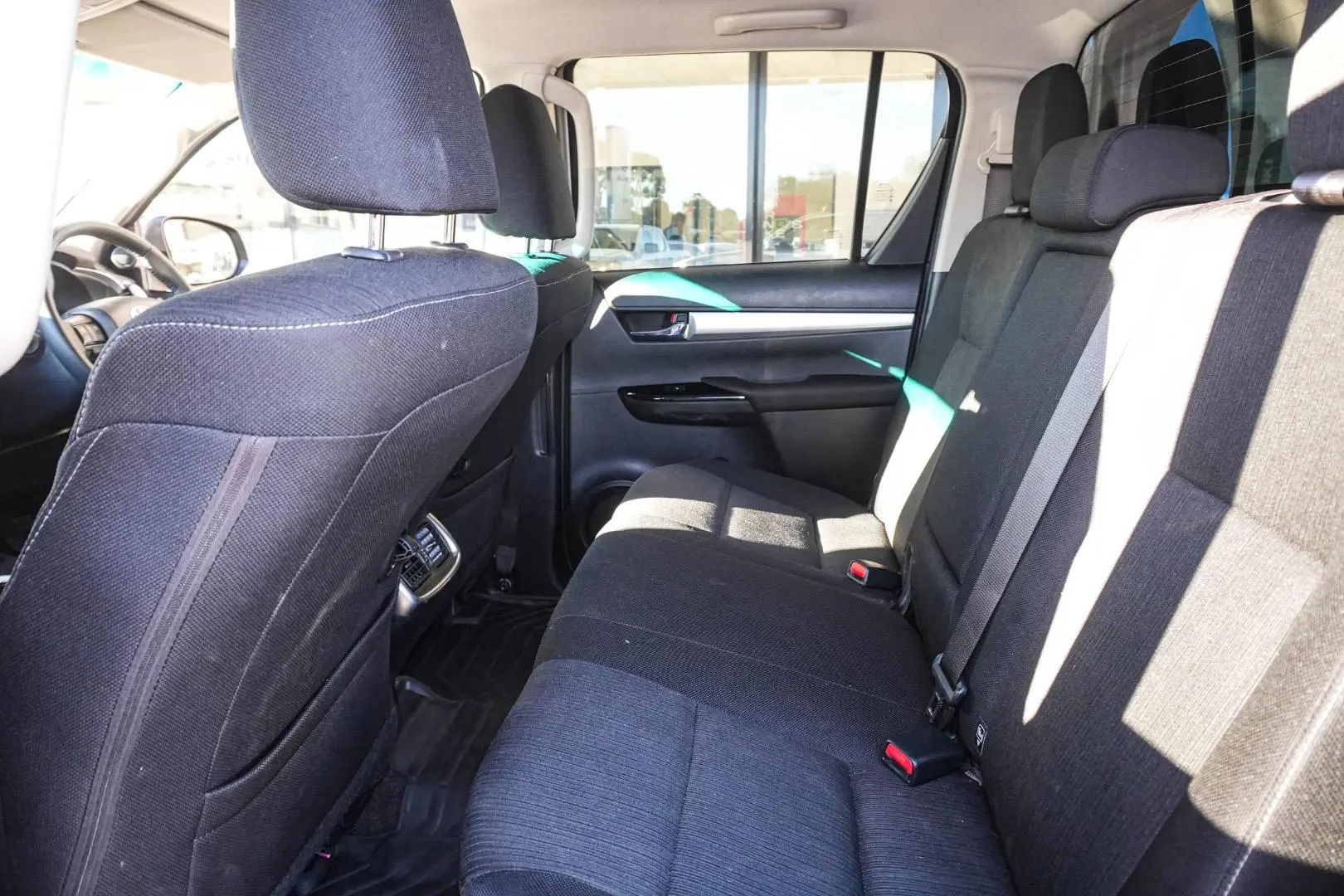 2022 Toyota Hilux Gallery Image 8