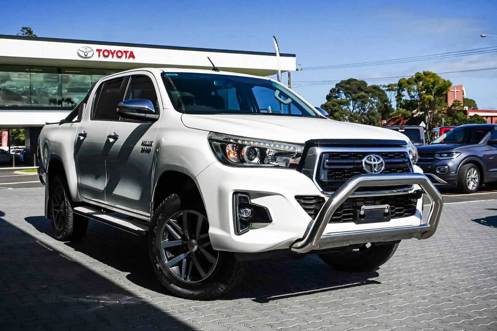 2019 Toyota Hilux Gallery Image 2