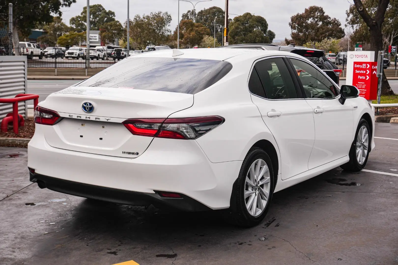 2023 Toyota Camry Gallery Image 3