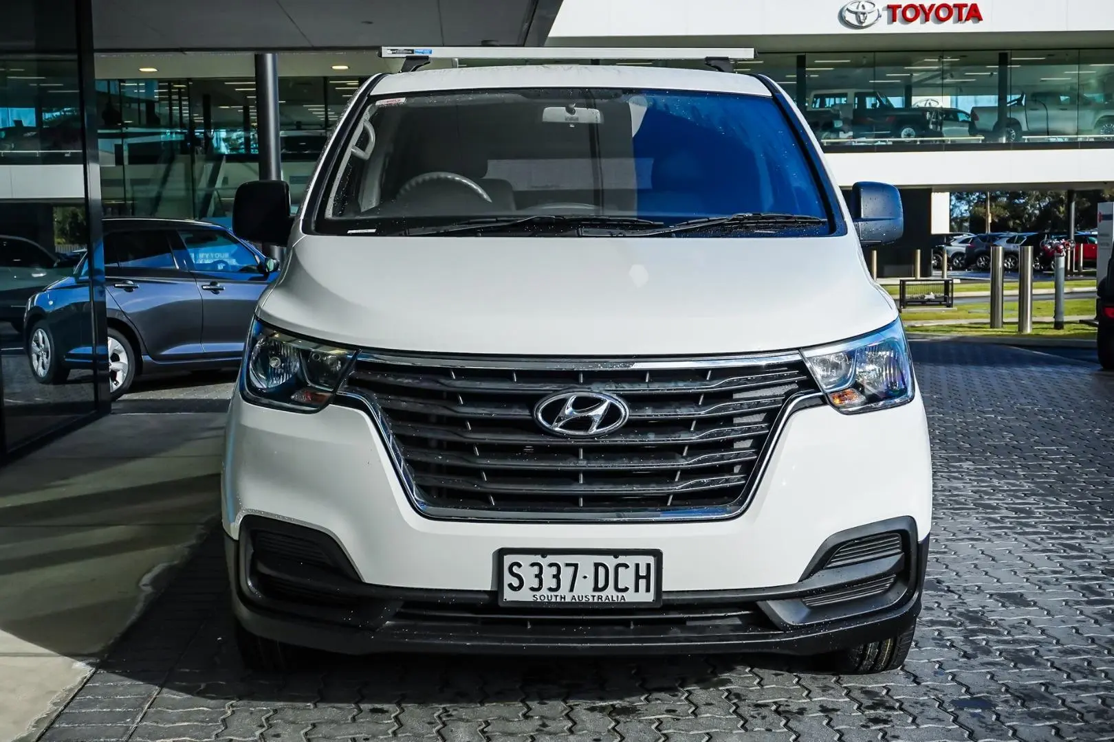 2019 Hyundai iLoad Gallery Image 5