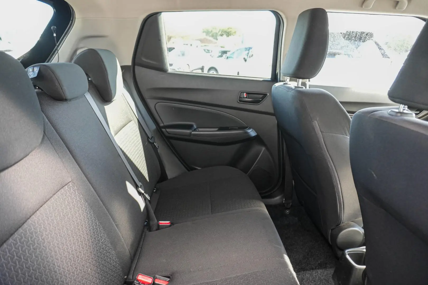 2020 Suzuki Swift Gallery Image 9