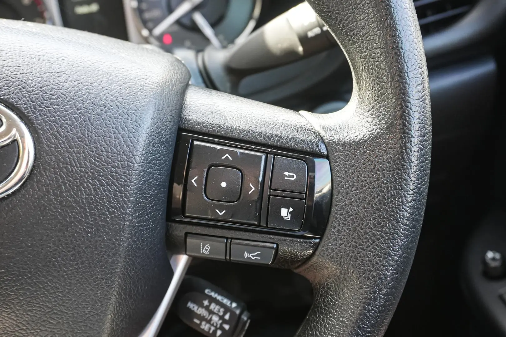 2022 Toyota Hilux Gallery Image 19