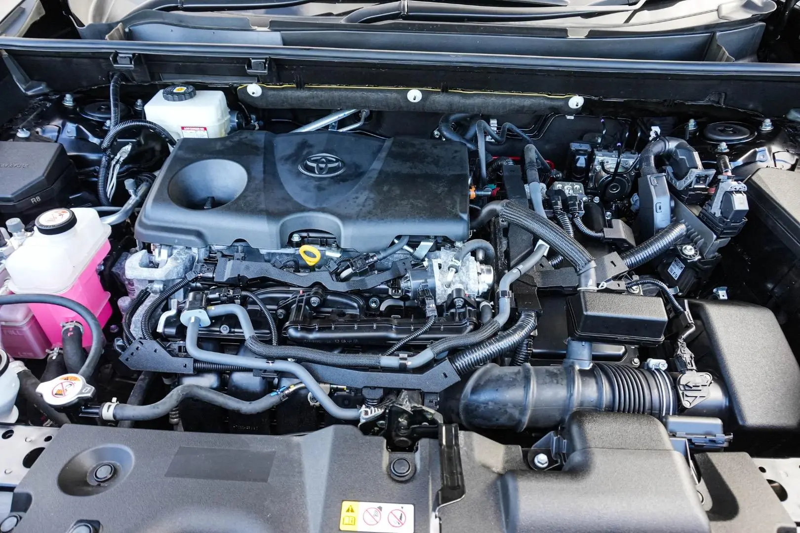 2022 Toyota RAV4 Gallery Image 24