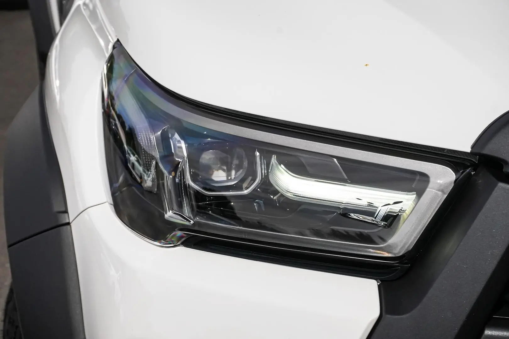 2024 Toyota Hilux Gallery Image 7