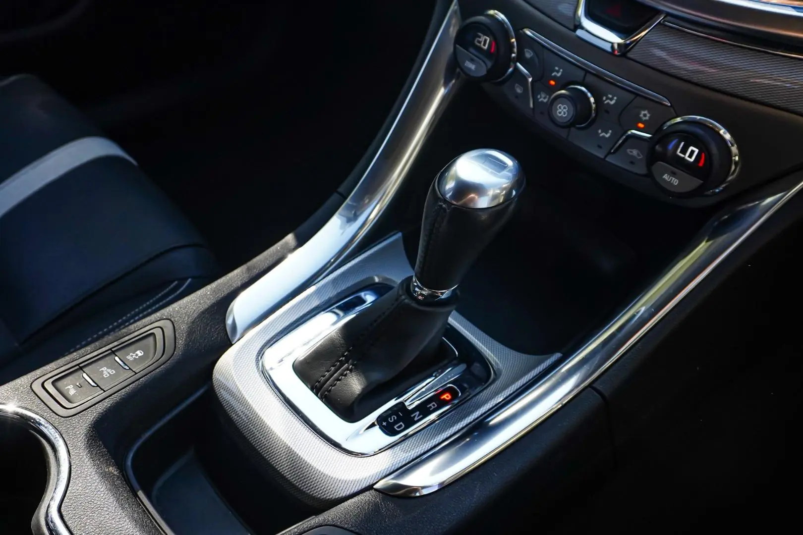 2017 Holden Calais Gallery Image 16