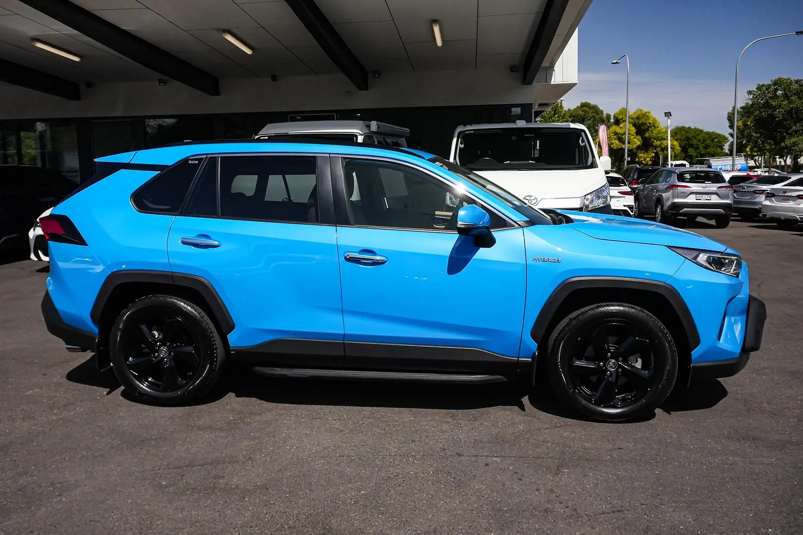 2020 Toyota RAV4 Gallery Image 4