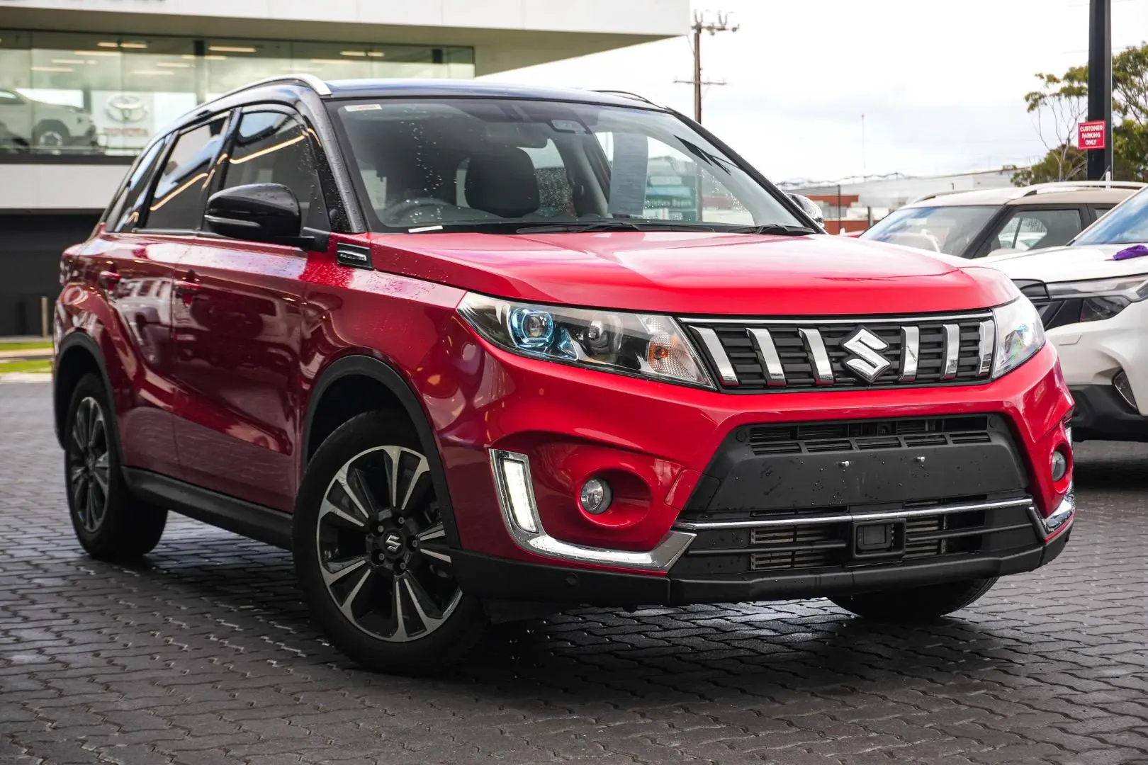 2023 Suzuki Vitara Gallery Image 2