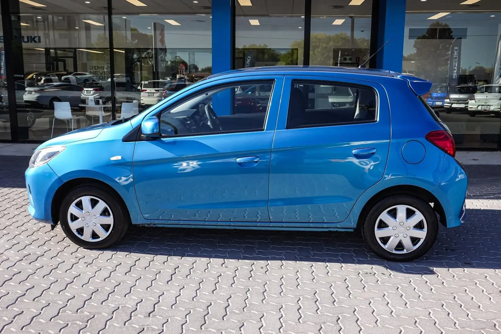 2021 Mitsubishi Mirage Gallery Image 4