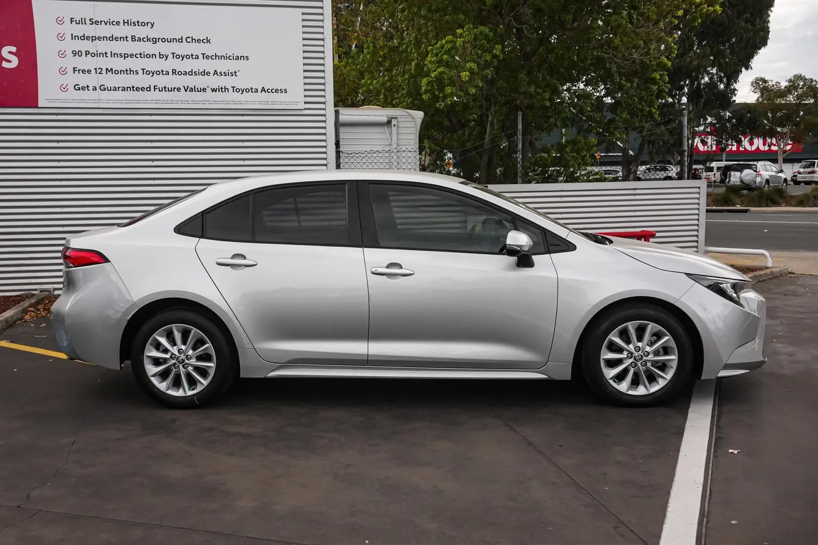 2020 Toyota Corolla Gallery Image 4