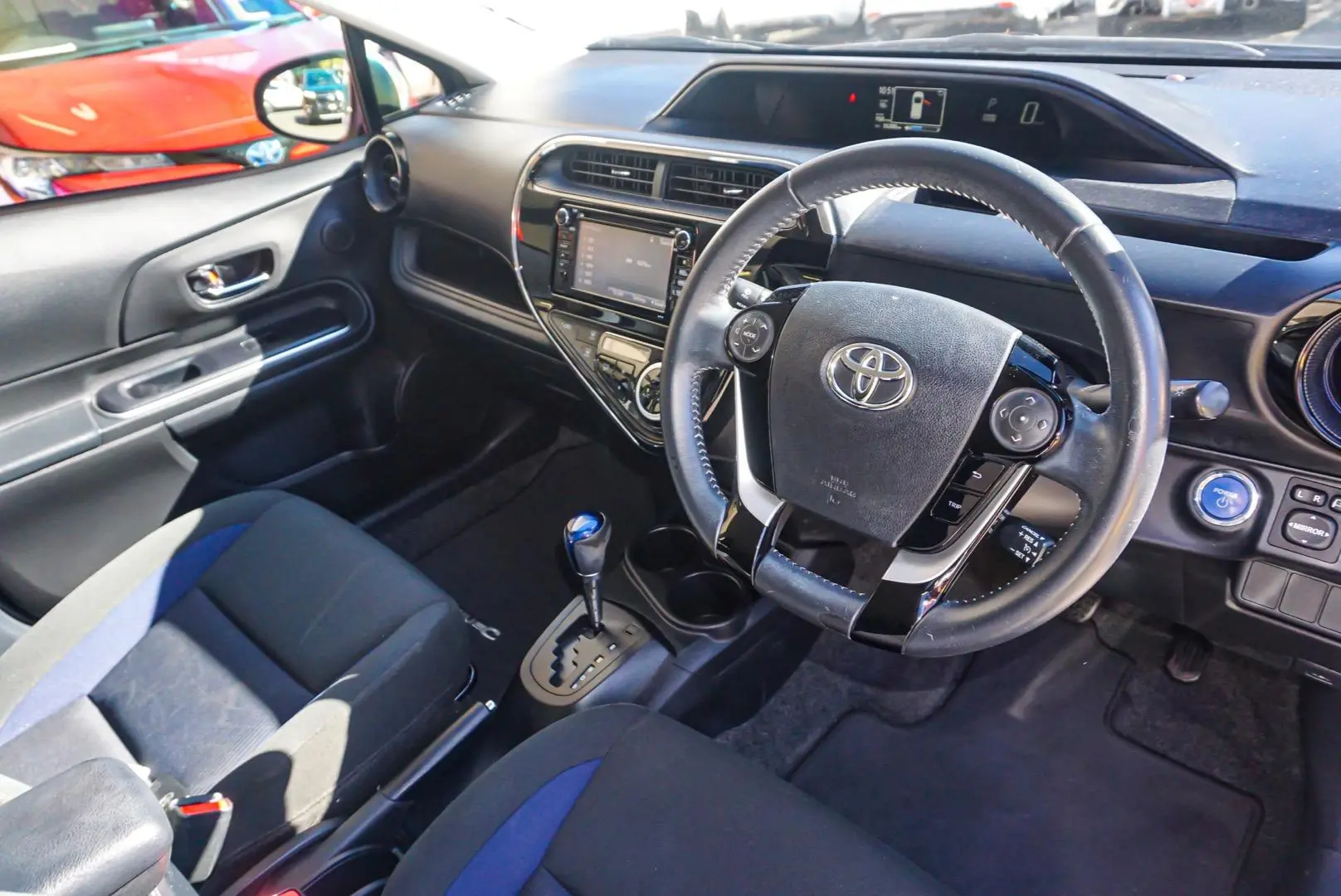 2018 Toyota Prius C Gallery Image 6