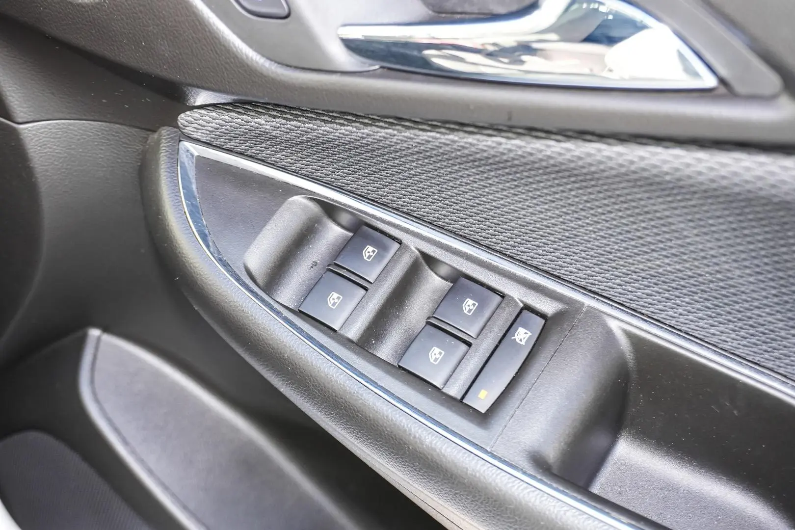 2018 Holden Astra Gallery Image 18