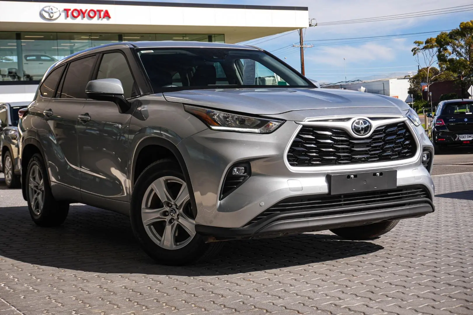 2025 Toyota Kluger Gallery Image 2