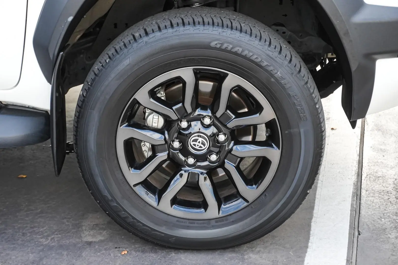 2024 Toyota Hilux Gallery Image 11