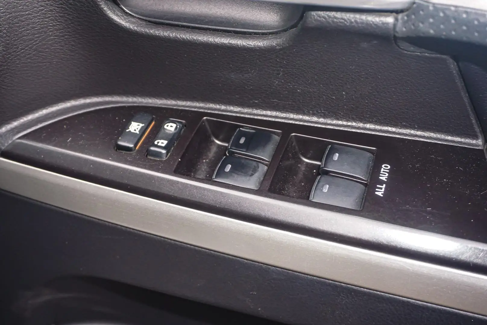 2018 Toyota Landcruiser Gallery Image 18