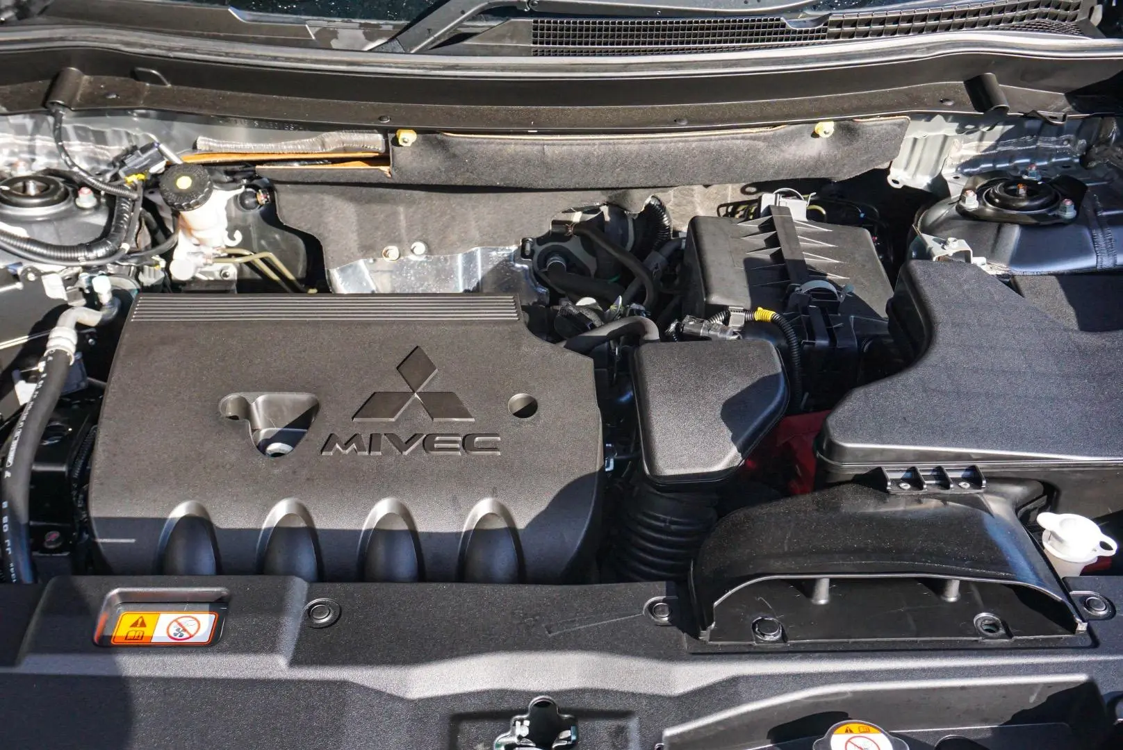 2020 Mitsubishi Outlander Gallery Image 23