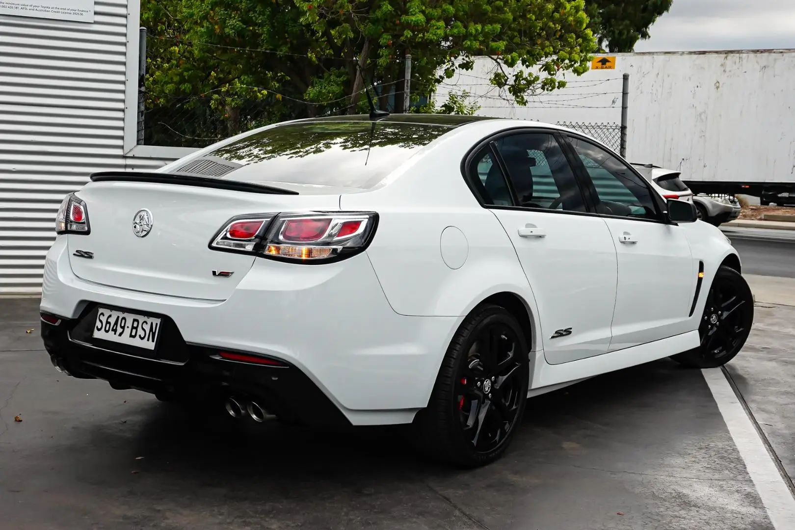 2017 Holden Commodore Gallery Image 3