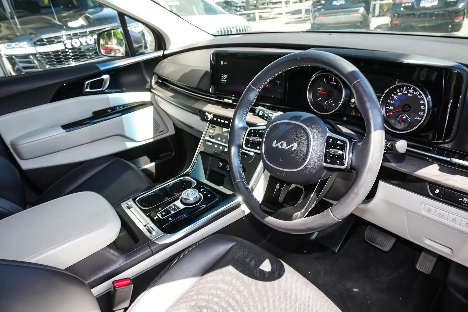 2022 Kia Carnival Gallery Image 15