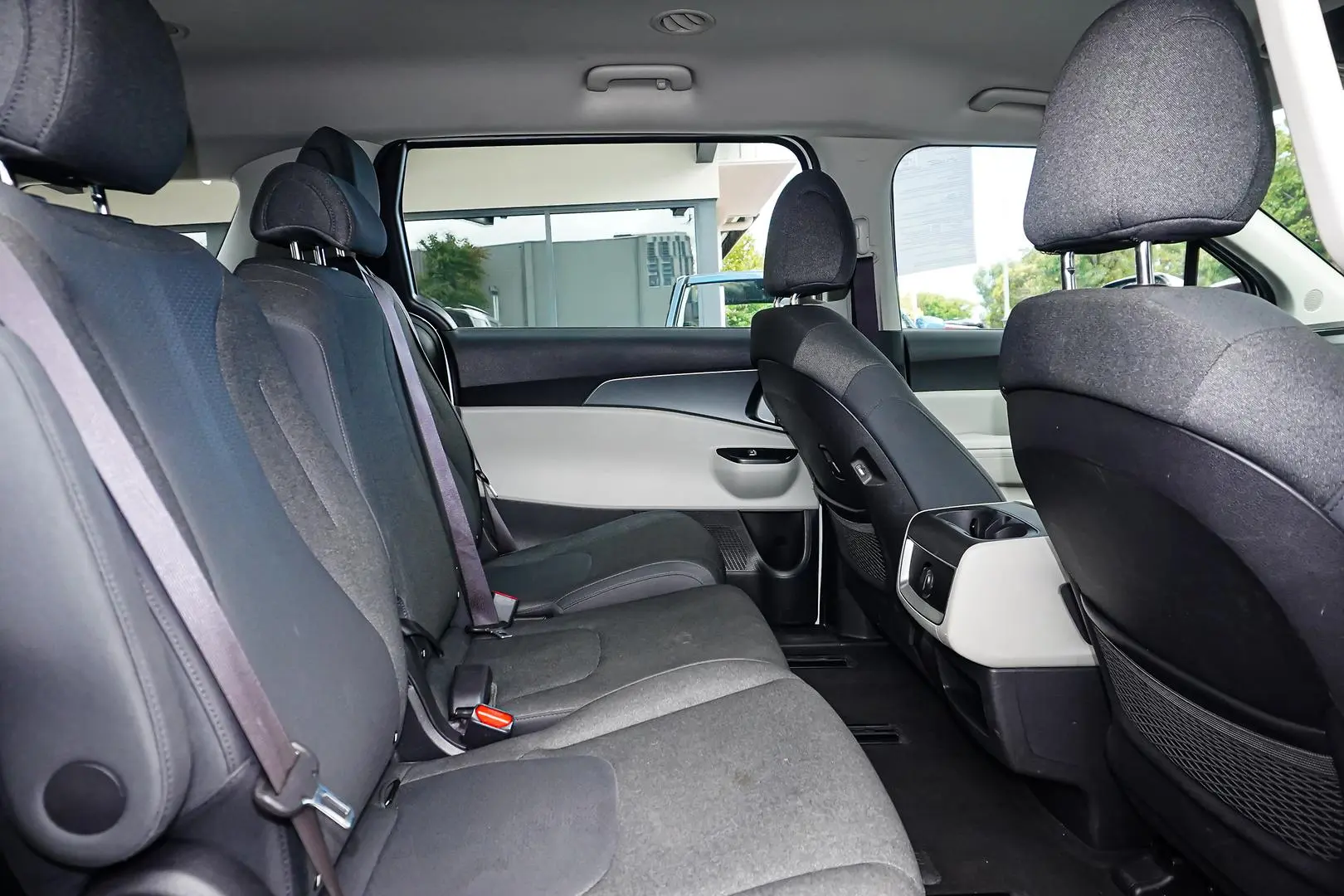 2022 Kia Carnival Gallery Image 8