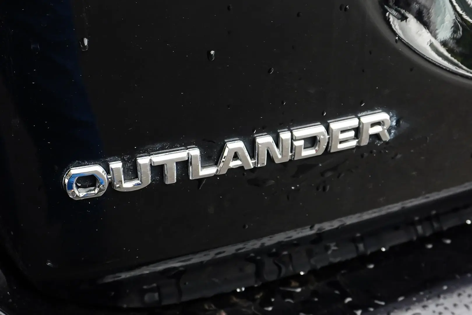 2017 Mitsubishi Outlander Gallery Image 14