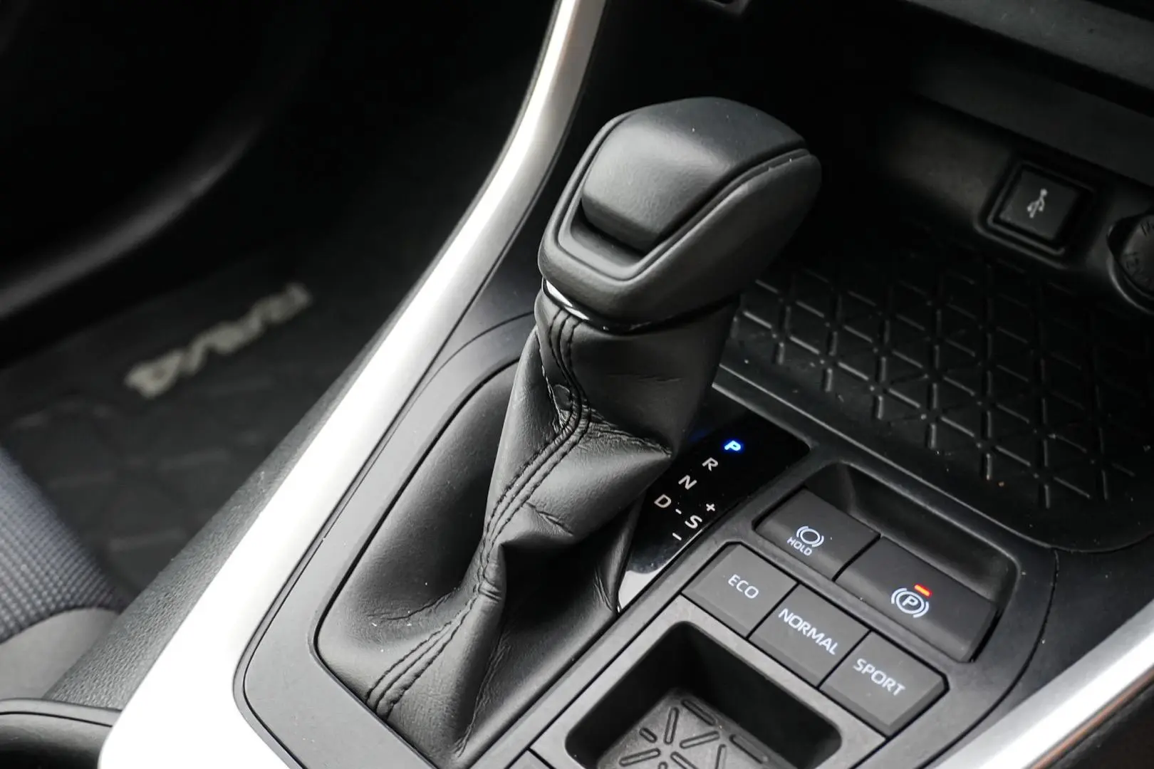 2022 Toyota RAV4 Gallery Image 18