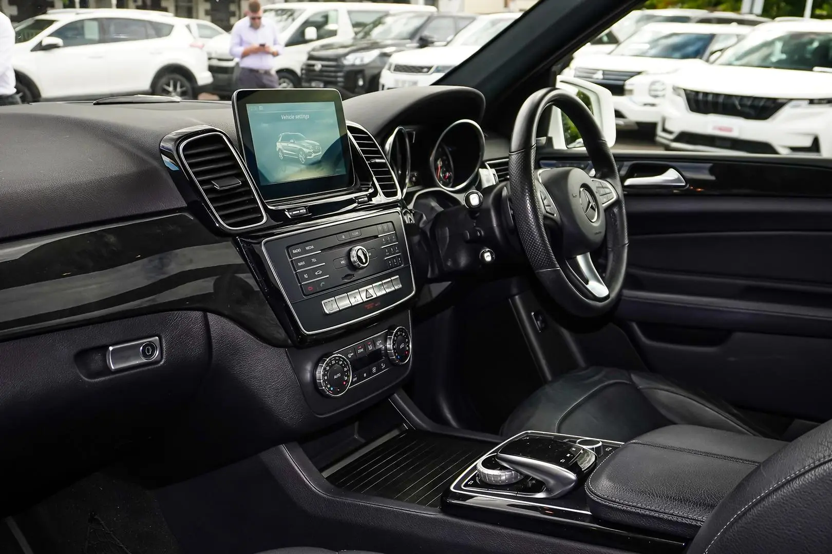 2017 Mercedes-Benz GLE-Class Gallery Image 10