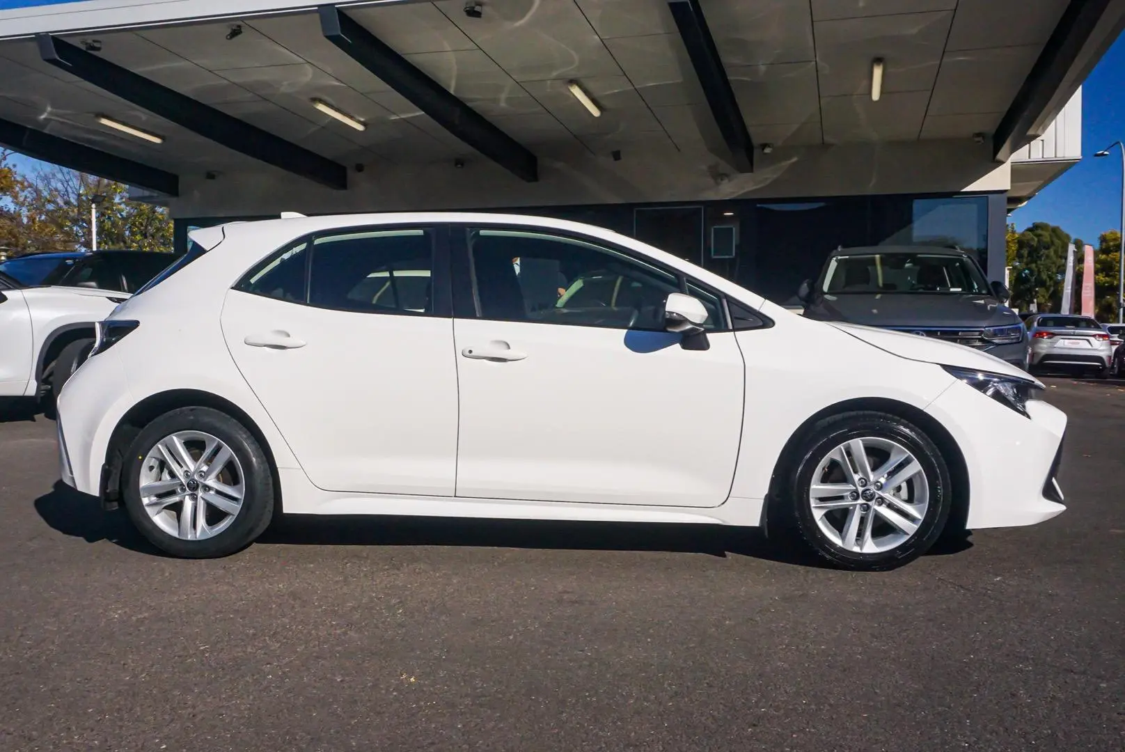 2021 Toyota Corolla Gallery Image 3