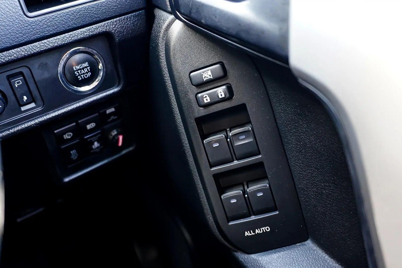 2018 Toyota Landcruiser Prado Gallery Image 26