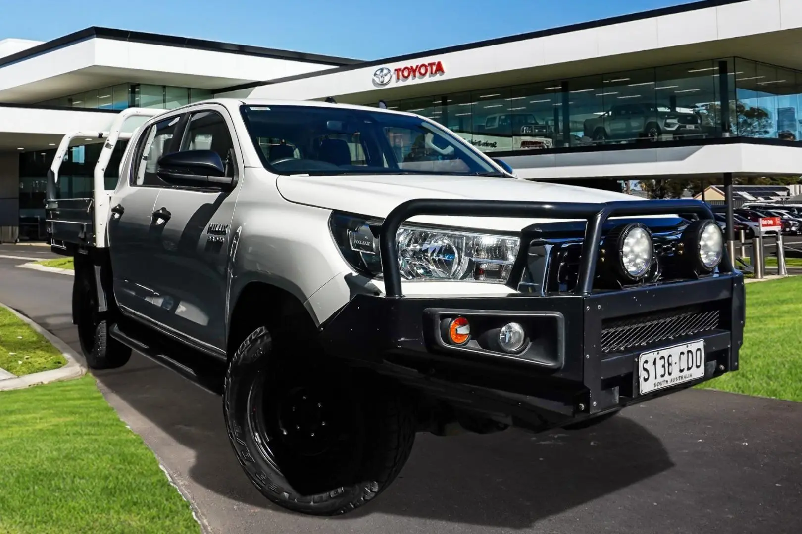 2019 Toyota Hilux Gallery Image 1