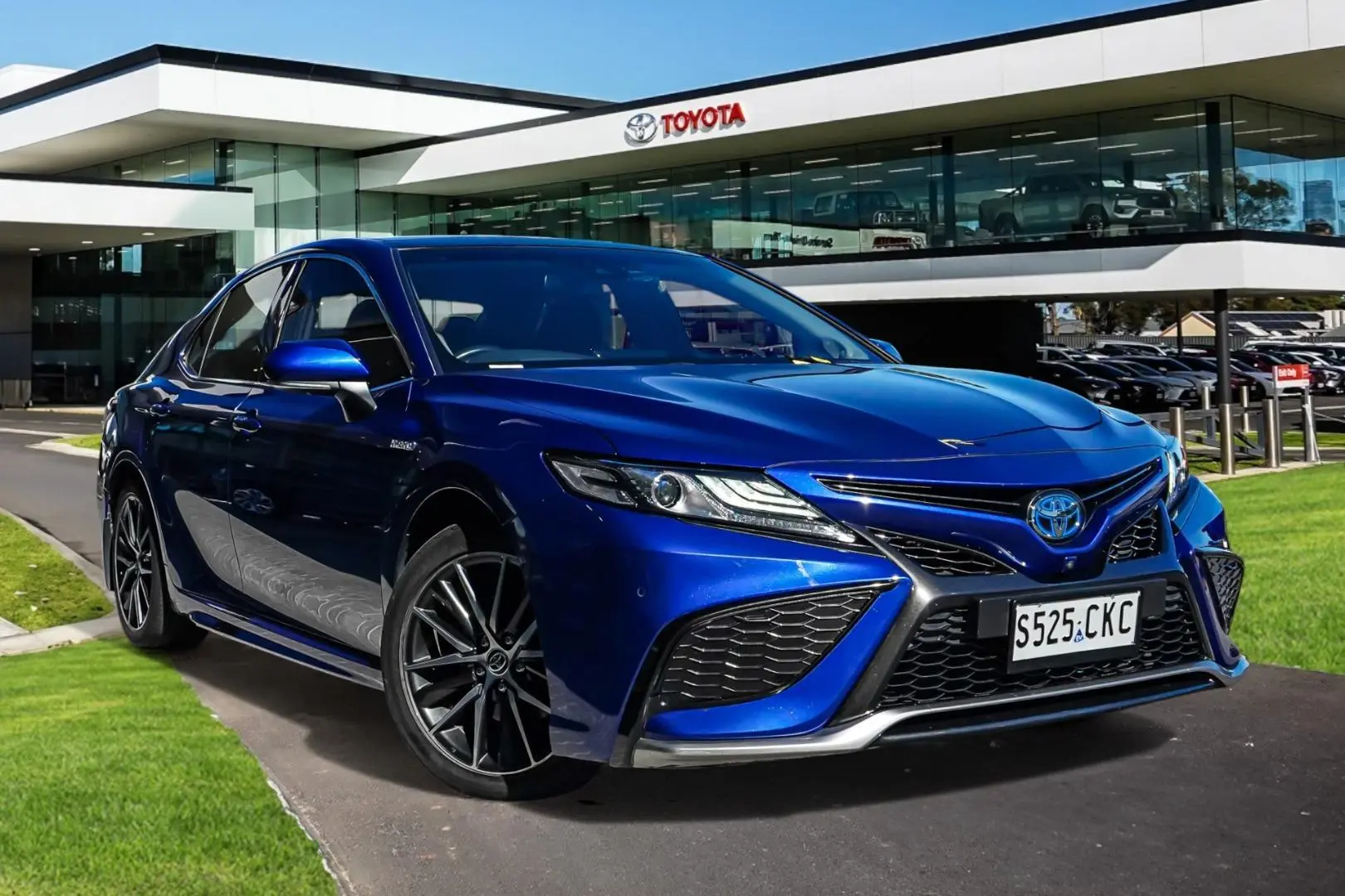2021 Toyota Camry Gallery Image 1